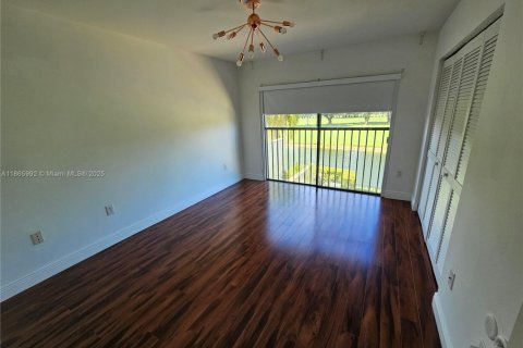 Touwnhouse à louer à Doral, Floride: 3 chambres, 159.05 m2 № 1924765 - photo 21
