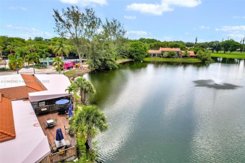 Touwnhouse à louer à Doral, Floride: 3 chambres, 159.05 m2 № 1924765 - photo 26