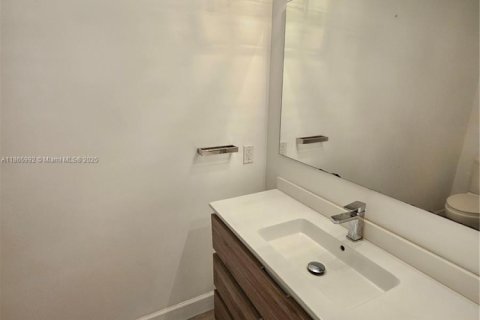 Touwnhouse à louer à Doral, Floride: 3 chambres, 159.05 m2 № 1924765 - photo 10