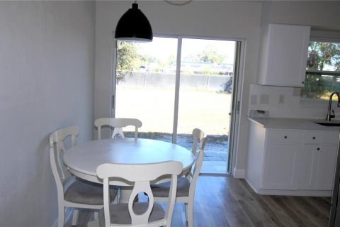 Villa ou maison à vendre à Port Charlotte, Floride: 2 chambres, 84.73 m2 № 2143392 - photo 14