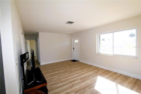 Villa ou maison à vendre à Port Charlotte, Floride: 2 chambres, 84.73 m2 № 2143392 - photo 11