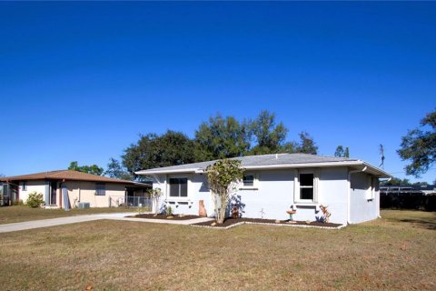Villa ou maison à vendre à Port Charlotte, Floride: 2 chambres, 84.73 m2 № 2143392 - photo 8
