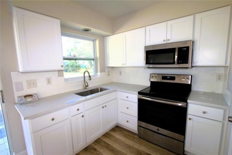 Villa ou maison à vendre à Port Charlotte, Floride: 2 chambres, 84.73 m2 № 2143392 - photo 17