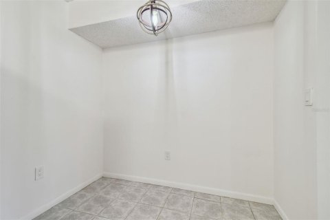 Copropriété à vendre à Tarpon Springs, Floride: 2 chambres, 96.71 m2 № 1535452 - photo 15