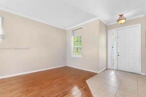 Villa ou maison à louer à Royal Palm Beach, Floride: 4 chambres, 204.76 m2 № 1976951 - photo 2