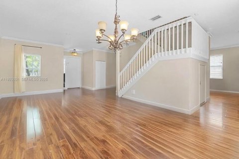 Villa ou maison à louer à Royal Palm Beach, Floride: 4 chambres, 204.76 m2 № 1976951 - photo 1