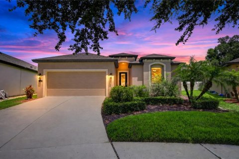 House in Brandon, Florida 4 bedrooms, 177.72 sq.m. № 2308878 - photo 29