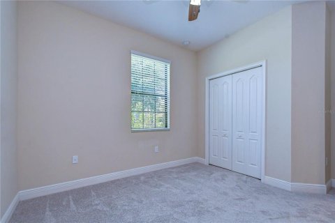House in Brandon, Florida 4 bedrooms, 177.72 sq.m. № 2308878 - photo 19