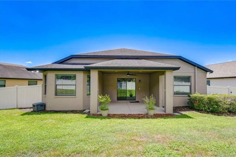 House in Brandon, Florida 4 bedrooms, 177.72 sq.m. № 2308878 - photo 2
