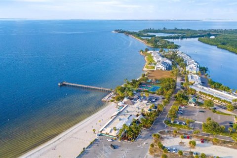 Condo in Ruskin, Florida, 1 bedroom № 2151843 - photo 13