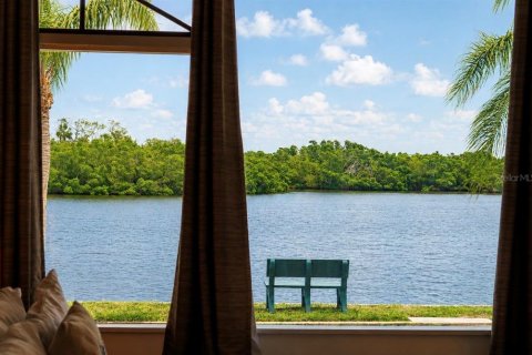 Condo in Ruskin, Florida, 1 bedroom № 2151843 - photo 5