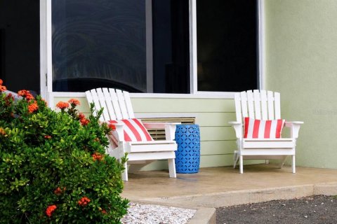 Condo in Ruskin, Florida, 1 bedroom № 2151843 - photo 4