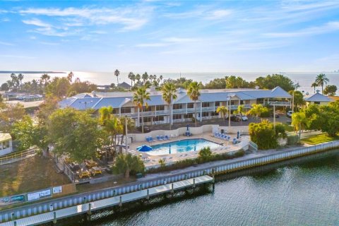 Condo in Ruskin, Florida, 1 bedroom № 2151843 - photo 12
