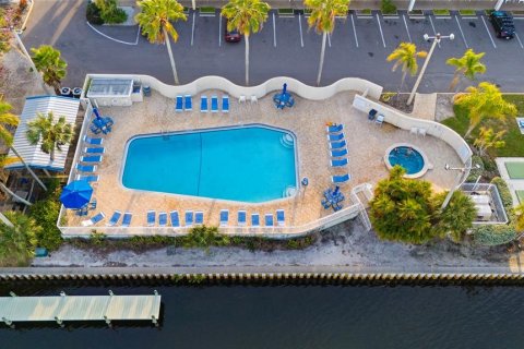 Condo in Ruskin, Florida, 1 bedroom № 2151843 - photo 29