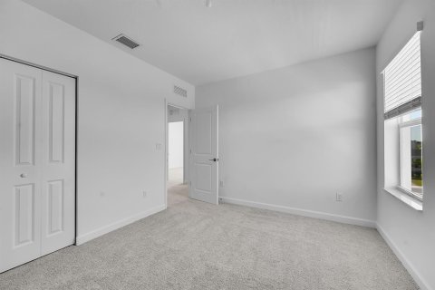House in St. Lucie, Florida 4 bedrooms, 239.69 sq.m. № 2256407 - photo 20