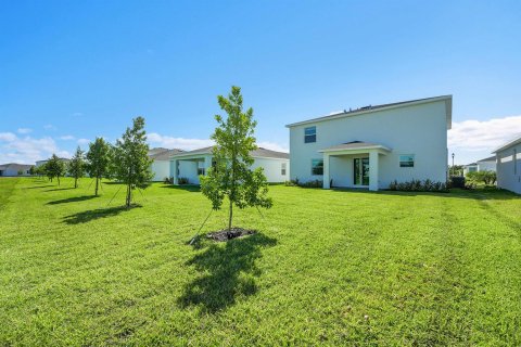 House in St. Lucie, Florida 4 bedrooms, 239.69 sq.m. № 2256407 - photo 25
