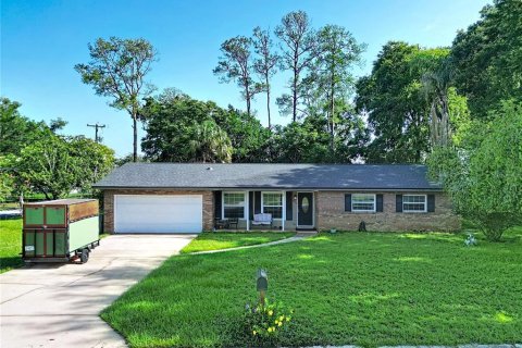 House in Ocala, Florida 4 bedrooms, 162.95 sq.m. № 2287020