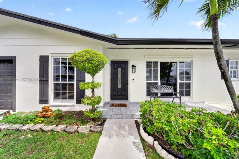 Casa en Miami, Florida 3 dormitorios, 100.15 m2 № 2065752