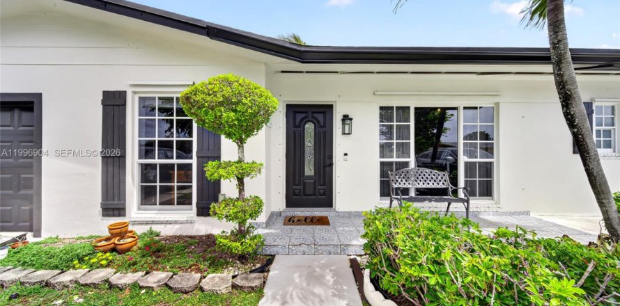 Casa en Miami, Florida 3 dormitorios, 100.15 m2 № 2065752