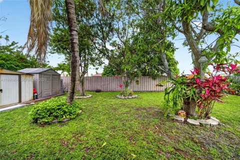 Casa en alquiler en Miami, Florida, 3 dormitorios, 100.15 m2 № 2065752 - foto 30