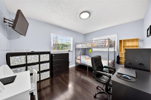 Casa en alquiler en Miami, Florida, 3 dormitorios, 100.15 m2 № 2065752 - foto 23
