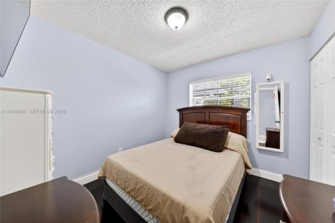Casa en alquiler en Miami, Florida, 3 dormitorios, 100.15 m2 № 2065752 - foto 20