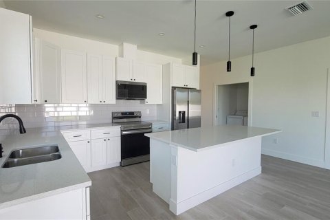 Appartement à louer à Port Charlotte, Floride: 3 chambres, 125.79 m2 № 1657786 - photo 4