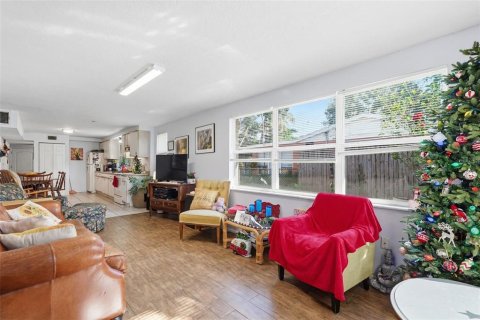 Villa ou maison à vendre à Sarasota, Floride: 3 chambres, 149.2 m2 № 2198944 - photo 8
