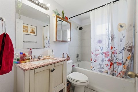 Villa ou maison à vendre à Sarasota, Floride: 3 chambres, 149.2 m2 № 2198944 - photo 15