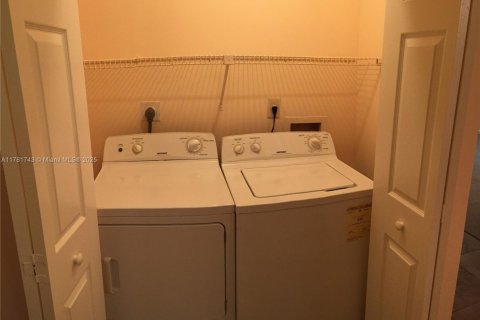 Condo in Coral Springs, Florida, 2 bedrooms  № 1863917 - photo 8