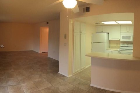 Condo in Coral Springs, Florida, 2 bedrooms  № 1863917 - photo 7