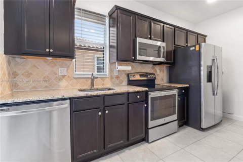 Immobilier commercial à louer à Miami, Floride: 1 chambre № 1974618 - photo 1