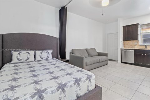 Immobilier commercial à louer à Miami, Floride: 1 chambre № 1974618 - photo 2