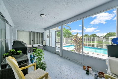 Villa ou maison à vendre à Sunrise, Floride: 3 chambres, 119.38 m2 № 1895880 - photo 8