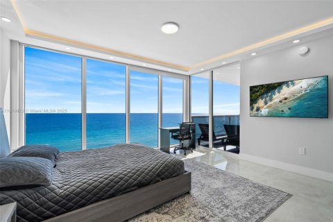 Снять в аренду кондоминиум в Халландейл-Бич, Флорида 2 спальни, 176.51м2, № 2035111 - фото 23