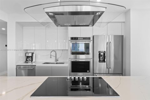 Снять в аренду кондоминиум в Халландейл-Бич, Флорида 2 спальни, 176.51м2, № 2035111 - фото 9