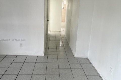 Снять в аренду виллу или дом в Холливуд, Флорида 3 спальни, 195.19м2, № 2064881 - фото 8