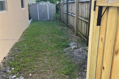 Снять в аренду виллу или дом в Холливуд, Флорида 3 спальни, 195.19м2, № 2064881 - фото 10