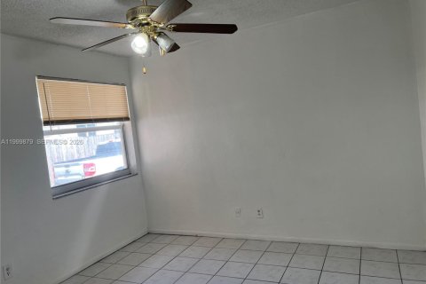 Снять в аренду виллу или дом в Холливуд, Флорида 3 спальни, 195.19м2, № 2064881 - фото 7