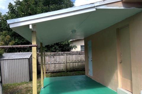 Снять в аренду виллу или дом в Холливуд, Флорида 3 спальни, 195.19м2, № 2064881 - фото 11