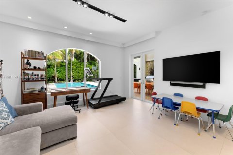 Villa ou maison à vendre à Golden Beach, Floride: 7 chambres, 419.27 m2 № 2055283 - photo 14