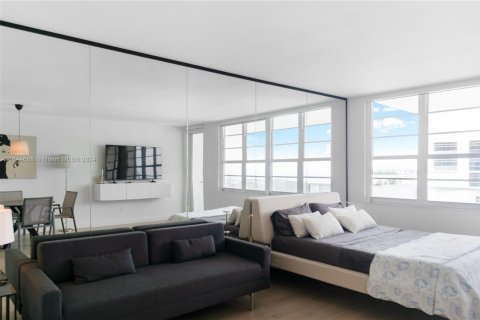Copropriété à louer à Miami Beach, Floride: 51.1 m2 № 1754007 - photo 24