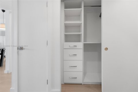 Copropriété à louer à Miami Beach, Floride: 51.1 m2 № 1754007 - photo 10