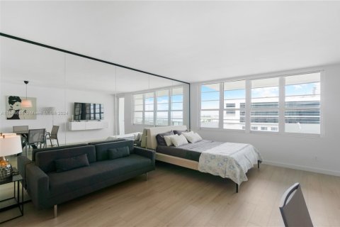Copropriété à louer à Miami Beach, Floride: 51.1 m2 № 1754007 - photo 23