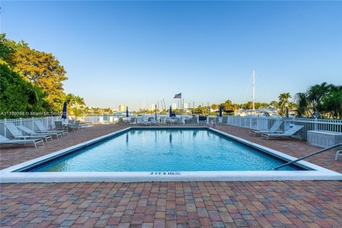 Condominio en venta en Pompano Beach, Florida, 2 dormitorios, 95.22 m2 № 1867941 - foto 18
