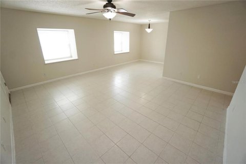 Copropriété à louer à Tampa, Floride: 2 chambres, 89.19 m2 № 2416238 - photo 3