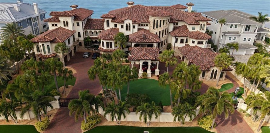 Villa ou maison à Belleair Beach, Floride 10 chambres, 1818.84 m2 № 2101605