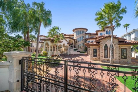 Villa ou maison à vendre à Belleair Beach, Floride: 10 chambres, 1818.84 m2 № 2101605 - photo 5