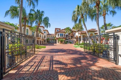 Villa ou maison à vendre à Belleair Beach, Floride: 10 chambres, 1818.84 m2 № 2101605 - photo 8