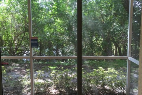 Condo in Pompano Beach, Florida, 1 bedroom № 1962197 - photo 13